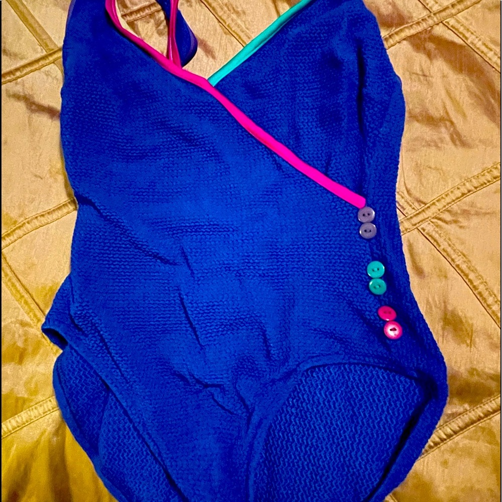 Beautiful swim suite! Lovely color! (Make offer)